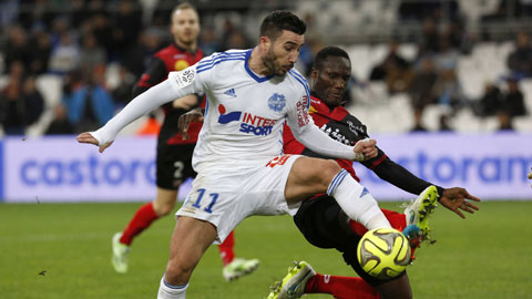 Alessandrini (áo sáng) và đồng đội sẽ giúp Marseille trở lại Top 3
