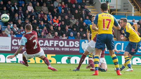 Ramsey ghi bàn giúp Arsenal đánh bại Burnley
