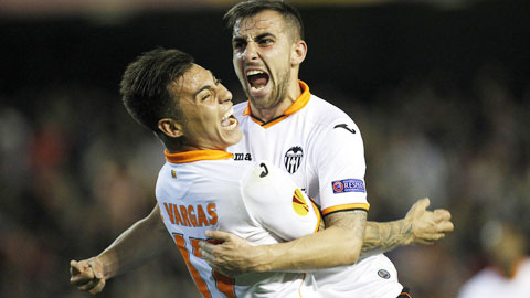Alcacer (phải) và đồng đội sẽ không khó để bỏ túi 3 điểm trước Levante