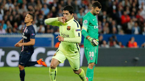Suarez ăn mừng bàn thắng ghi được vào lưới PSG