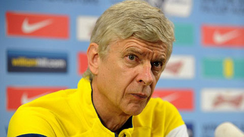 HLV Wenger chỉ trích lịch thi đấu của FA