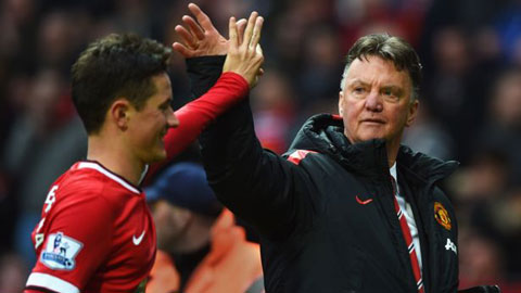 HLV Van Gaal đặt mục tiêu giành ít nhất 1 điểm trước Chelsea