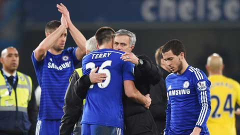 Mourinho không giỏi từng tháng, mà giỏi cả mùa