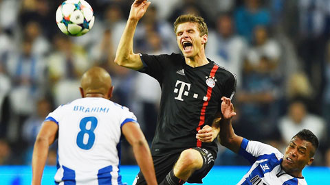 Porto (áo trắng) đủ sức tiễn Bayern khỏi tứ kết Champions League mùa này