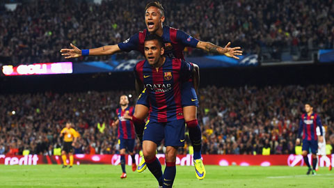 Neymar tỏa sáng với cú đúp