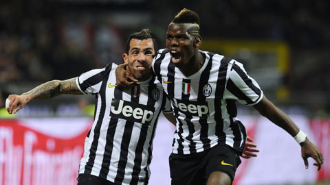 Tevez (trái) muốn trở lại đội bóng cũ Boca, còn Pogba không muốn gò bó trong môi trường Serie A chật hẹp