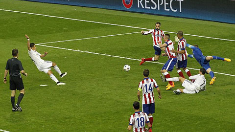 Chicharito ghi bàn duy nhất giúp Real đánh bại Atletico ở tứ kết lượt về Champions League