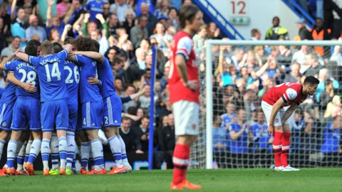 Chelsea bị tố chơi thứ bóng đá xấu xí trên sân Emirates.