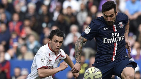 Lavezzi (phải) đã giải được cơn khát bàn thắng
