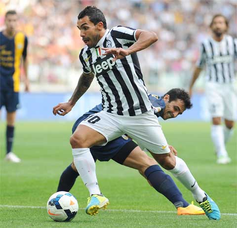 23h00 ngày 30/5, Verona vs Juventus: Vinh danh Toni hay Tevez?