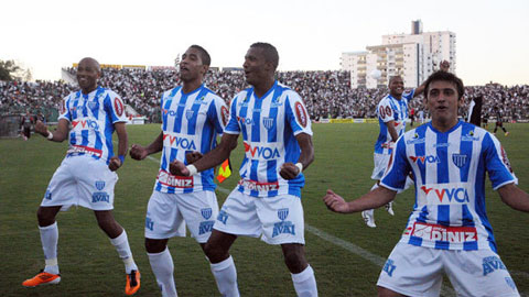 02h00, ngày 15/6: Avai vs Figueirense