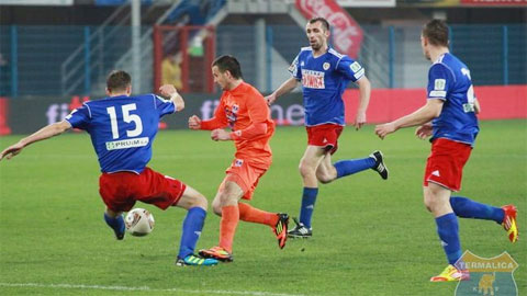 23h00 ng&agrave;y 20/7: Piast Gliwice vs Nieciecza