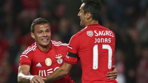 07h00 ngày 25/7, Benfica vs Fiorentina: Fio lại sa lầy