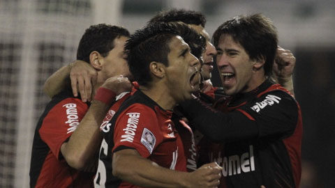 01h30 ngày 3/8: Olimpo vs Newells Old Boys