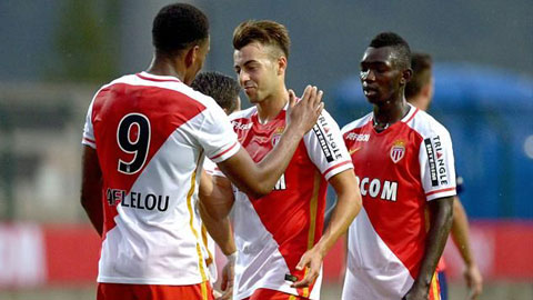 Để lách luật, Monaco đã đồng ý phương án mượn El Shaarawy (giữa) kèm điều khoản mua đứt 