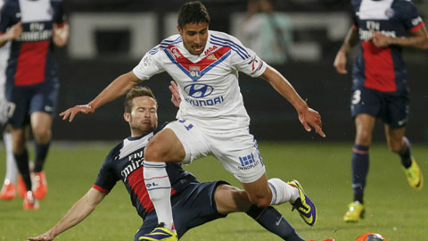 Lyon (áo trắng) bị đánh giá thấp hơn nhiều so với các ứng viên vô địch như PSG hay Marseille