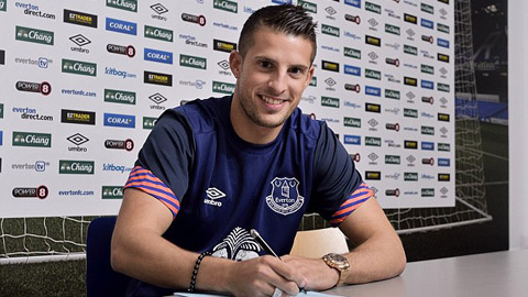 Everton gia hạn hợp đồng với Mirallas