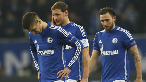 Schalke sẽ gặp nhiều rủi ro vì giai đoạn chuyển giao HLV