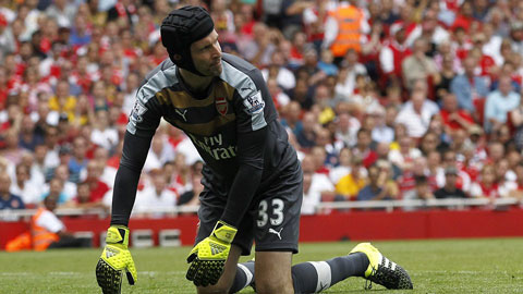 Cech đã có khởi đầu không như ý tại Ngoại hạng Anh cùng Arsenal