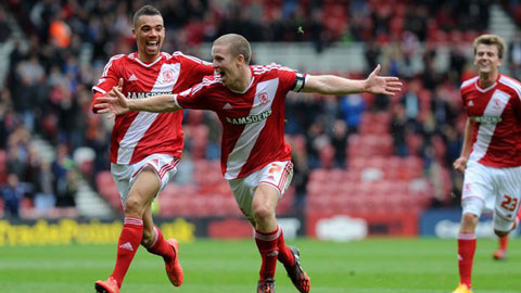 01h45 ngày 13/8: Oldham vs Middlesbrough