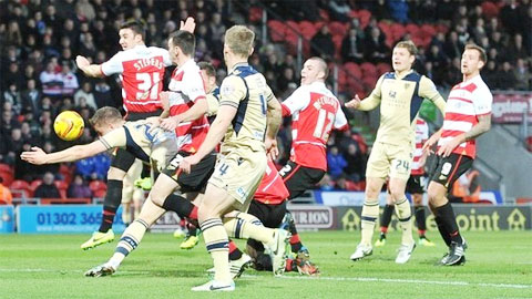 01h45 ngày 14/8: Doncaster vs Leeds