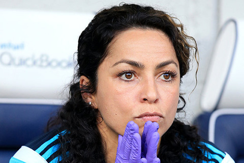 Bồ cũ tố nữ bác sỹ Carneiro của Chelsea có xu hướng bạo lực tình dục Carneiro đang gặp rắc rối liên quan tới chuyện công việc và cá nhân