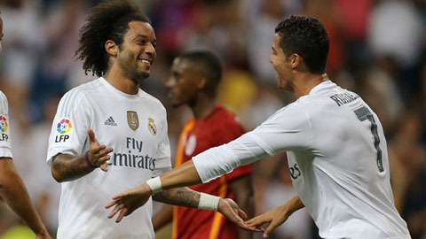 Ronaldo (phải) sẽ được trao vị trí cao nhất trên hàng công Real