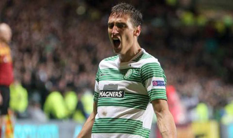 Scepovic đang chơi bóng ở Scotland trong màu áo Celtic