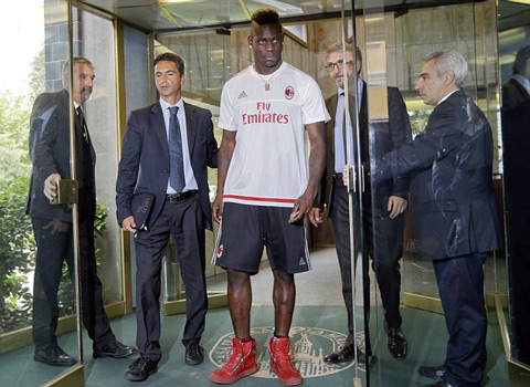 Balotelli sẽ cứu vãn sự nghiệp thành công ở Milan?
