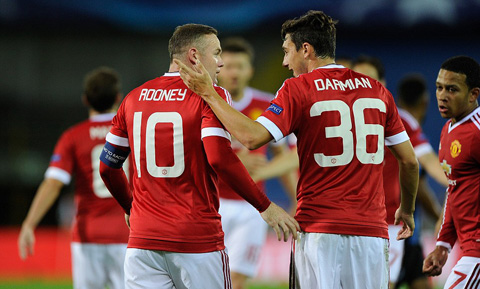 Rooney đã nổ súng trở lại sau 878 phút tịt ngòi trên tất cả các mặt trận