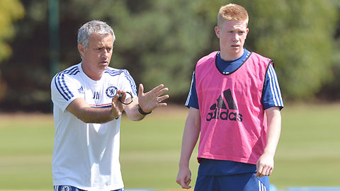 HLV Jose Mourinho cho rằng De Bruyne là người chỉ biết than vãn