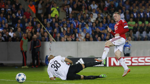 Hat-trick của Rooney và bàn ấn định tỷ số 4-0 của Herrera (ảnh trong bài) rạng sáng qua đã đưa M.U trở lại Champions League sau 16 tháng vắng mặt