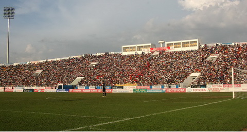 Lần đầu tiên ở V-League, sân Đồng Nai đầy ắp khán giả - Ảnh: Anh Tài
