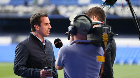 Neville không tin Arsenal đủ bản lĩnh để vô địch