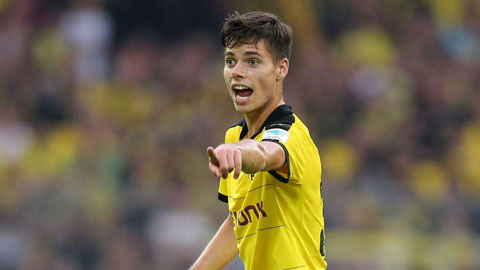 Tân binh Julian Weigl đang chơi rất ấn tượng