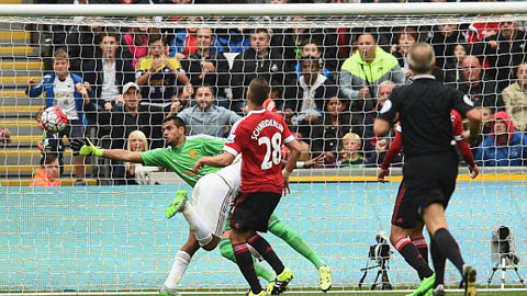 M.U đã để Swansea lội ngược dòng thành công