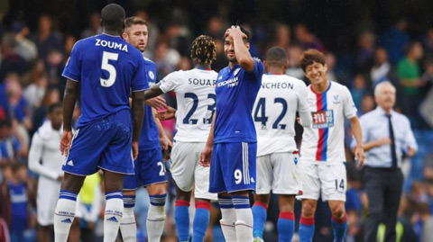 Chelsea hiện đã kém đội đầu bảng Man City 8 điểm