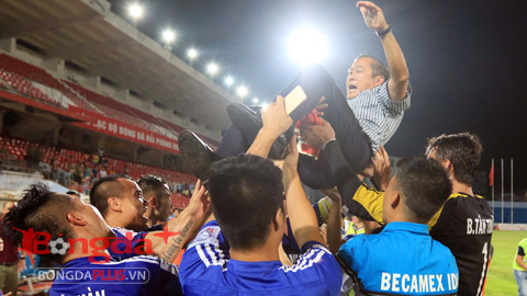 B.Bình Dương giành chức vô địch sớm 2 vòng đấu - Ảnh: Minh Tuấn 