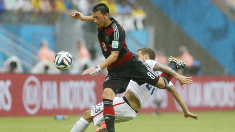  Đức sẽ giành chiến thắng để leo lên ngôi nhất bảng và trả mối hận thua Ba Lan ở lượt đi