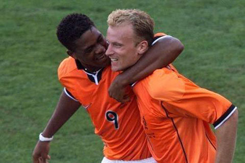 Cặp tiền đạo nổi tiếng một thời của Hà Lan Bergkamp - Kluivert