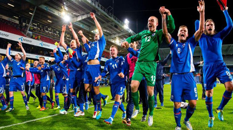 Niềm vui của ĐT Iceland khi lần đầu tiên trong lịch sử giành vé dự VCK EURO Cup