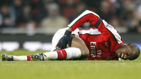 Diaby đã chia tay Arsenal ở mùa Hè này
