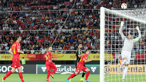 Các cầu thủ Tây Ban Nha đã hoàn toàn áp đảo Macedonia ở trận đấu rạng sáng qua