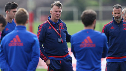 HLV Van Gaal đang khiến nhiều thành viên trong đội cảm thấy khó chịu