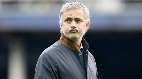 Mourinho đang gặp phải rất nhiều vấn đề tại Chelsea