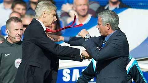 Mourinho sẽ thế chỗ Wenger (trái) ở Arsenal trong thời gian tới?