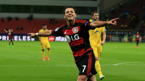 Niềm vui của Chicharito sau khi ghi bàn vào lưới đối phương