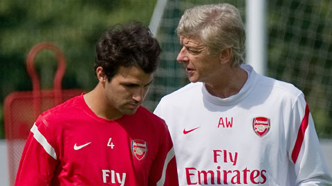 HLV Wenger từng có nhiều năm dẫn dắt Fabregas