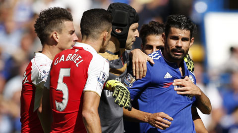 Diego Costa đã bị trừng phạt vì những hành động xấu xí ở trận gặp Arsenal