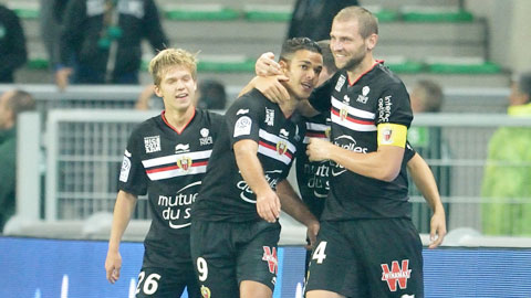 Ben Arfa (số 9) đã ghi tới 6 bàn trong 8 trận vừa qua